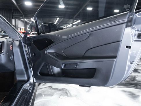 Used 2017 Aston Martin Vanquish Coupe image 30