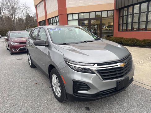 Used 2023 Chevrolet Equinox LS image 9