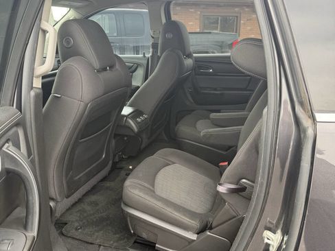 Used 2015 Chevrolet Traverse LT w/ Style and Technology Package image 19