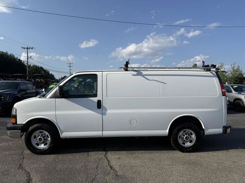 Used 2016 GMC Savana 2500 RWD image 4