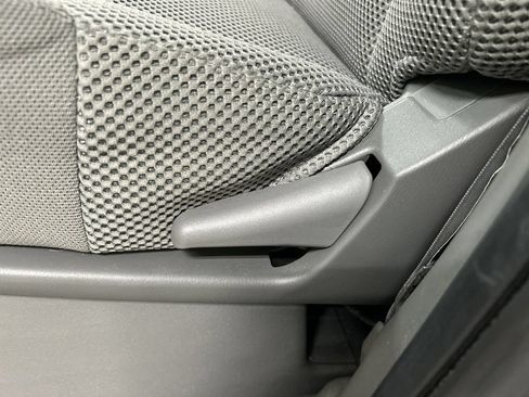 Used 2021 Nissan Frontier SV w/ Midnight Edition Floor Mats AWD/4WD image 10