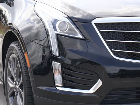 Used 2018 Cadillac XT5 Luxury w/ Driver Awareness Package image 9