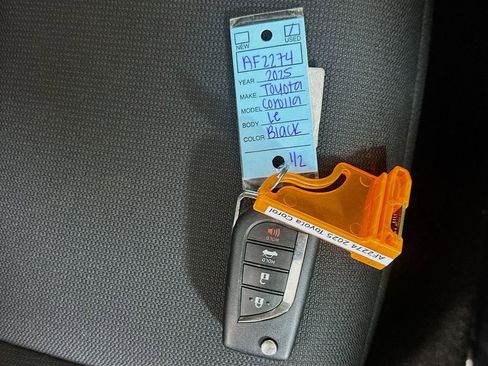 Used 2025 Toyota Corolla LE image 36