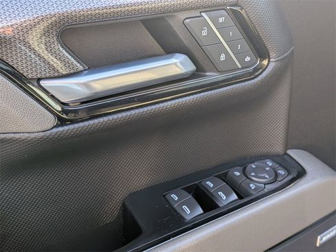 Used 2022 Chevrolet Silverado 1500 ZR2 image 21