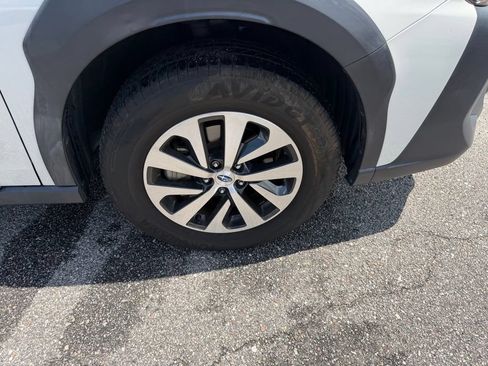 Used 2024 Subaru Outback Premium AWD/4WD image 4