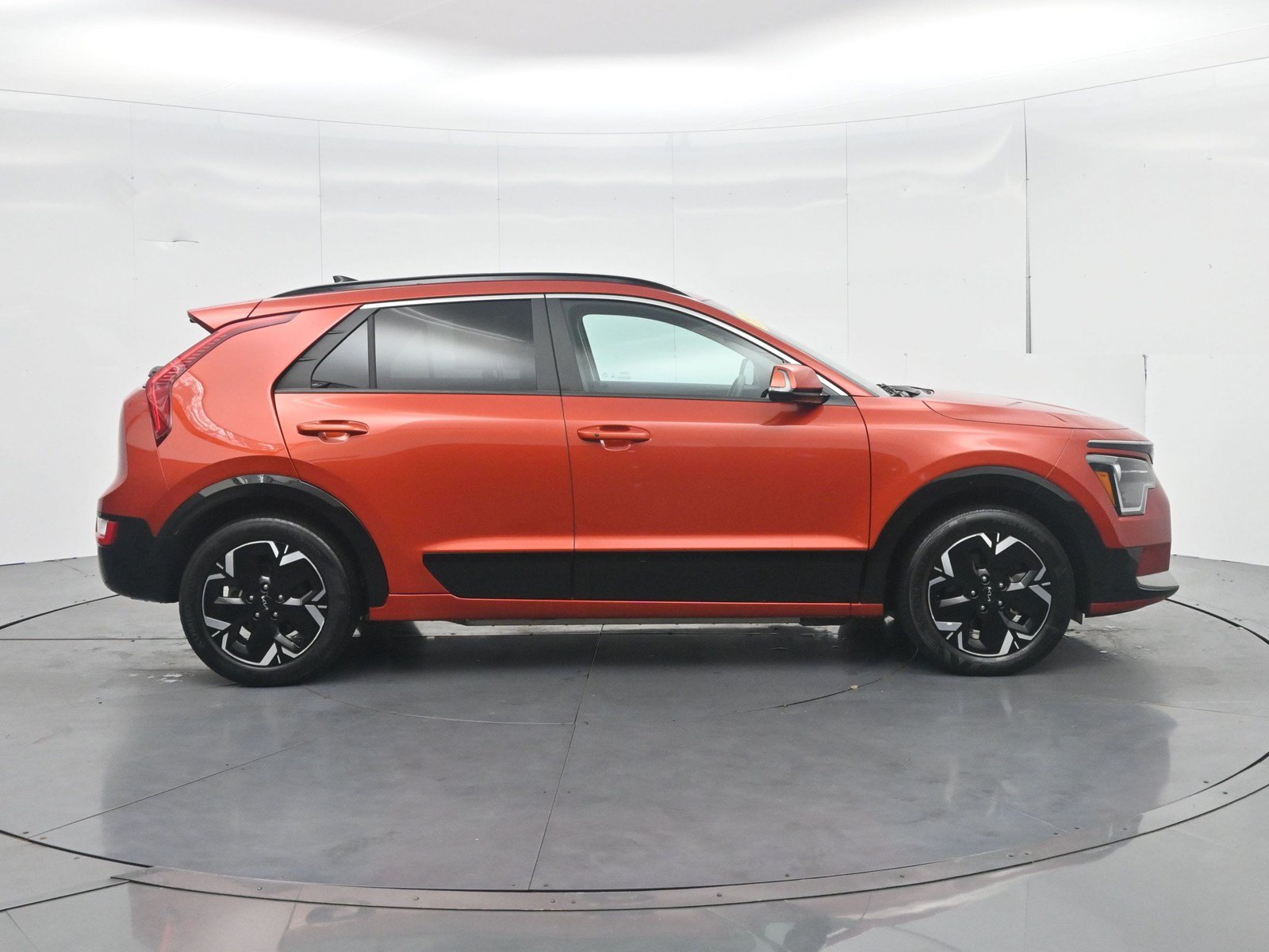 Used 2023 Kia Niro Wind FWD image 4