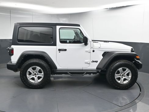 Used 2021 Jeep Wrangler Willys image 9