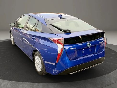 Used 2016 Toyota Prius Two image 6
