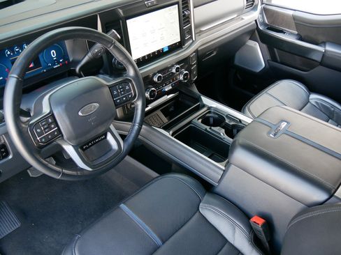 Used 2025 Ford F450 Platinum w/ FX4 Off-Road Package AWD/4WD image 14