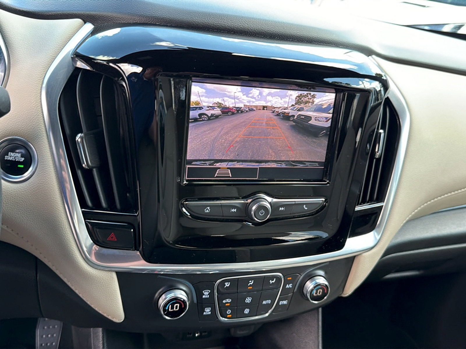 Used 2022 Chevrolet Traverse LS FWD image 19