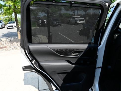 Used 2025 Lexus LX 600 4WD w/ Accessory Package (2T) image 41