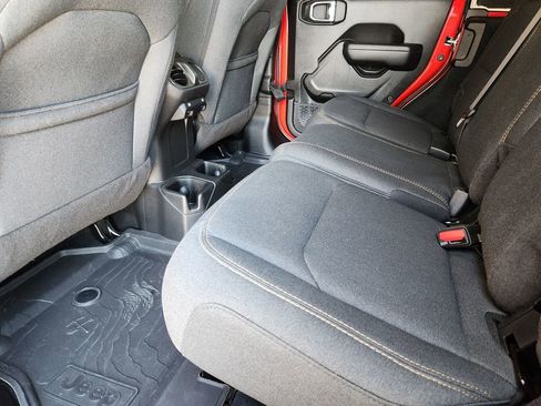 Used 2024 Jeep Wrangler Sport S image 30