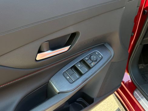 New 2026 Nissan Sentra SR w/ Floor Mat Package FWD image 16