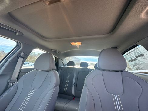 New 2025 Hyundai Elantra SEL image 31