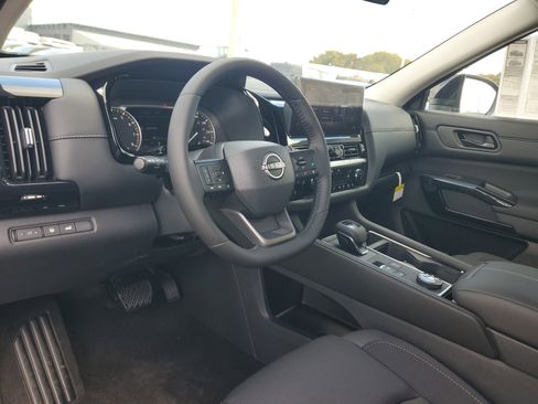 New 2026 Nissan Pathfinder SV image 9