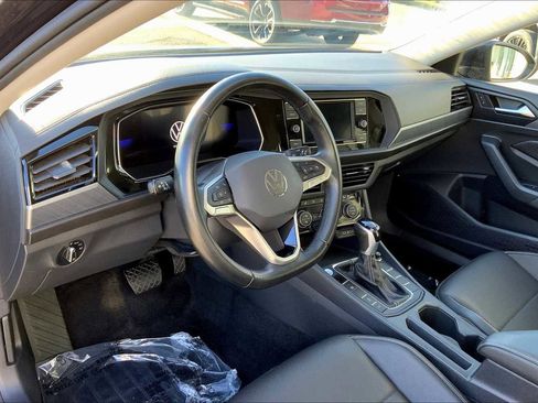 Used 2024 Volkswagen Jetta SE image 16