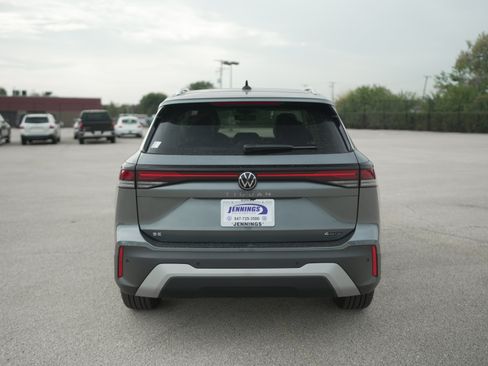 New 2025 Volkswagen Tiguan SE image 6