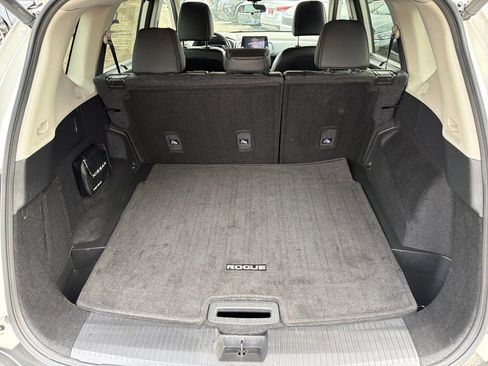 Used 2023 Nissan Rogue SV w/ SV Premium Package image 27