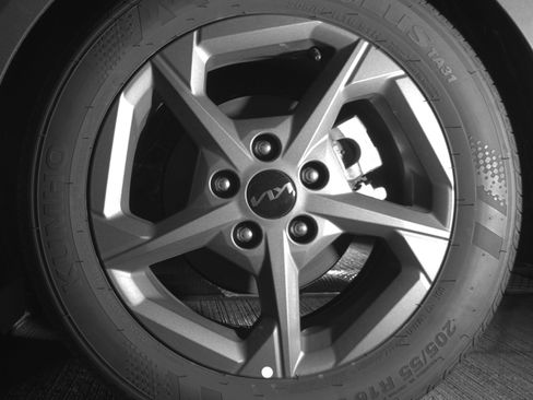 Used 2025 Kia K4 LXS image 14