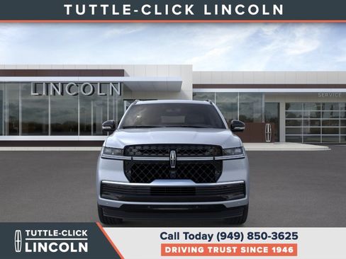 New 2026 Lincoln Navigator Reserve AWD/4WD image 6
