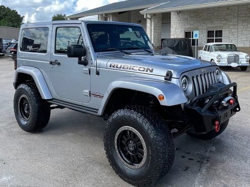 Used 2015 Jeep Wrangler Rubicon AWD/4WD image 2