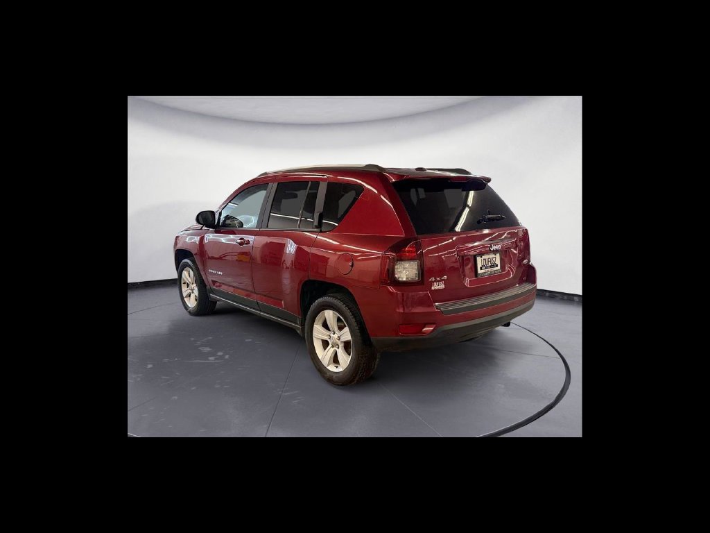 Used 2017 Jeep Compass Latitude AWD/4WD image 4