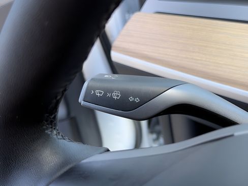 Used 2023 Tesla Model 3 Standard Range RWD image 39