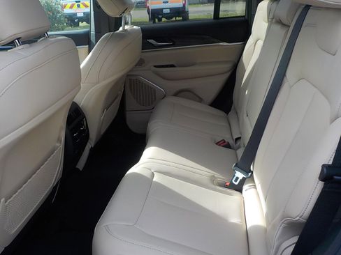 New 2026 Jeep Grand Cherokee Limited image 11