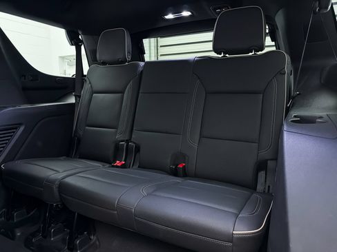 Used 2024 Chevrolet Tahoe Premier AWD/4WD image 26
