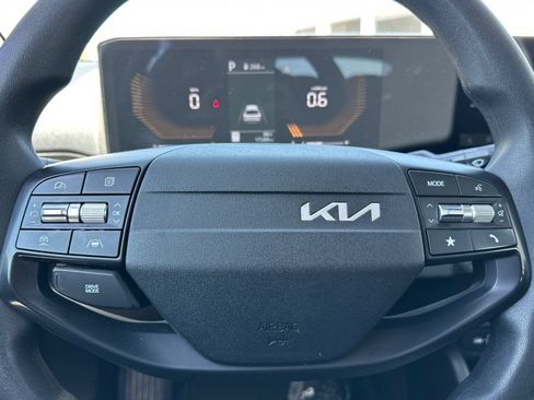 Used 2025 Kia K4 FWD image 27