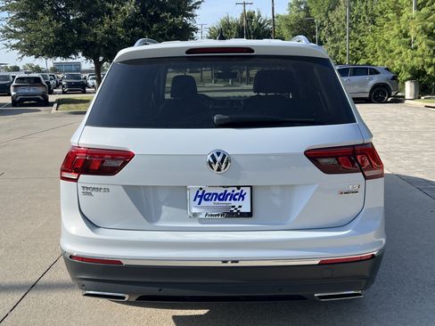 Used 2018 Volkswagen Tiguan SEL Premium AWD/4WD image 8