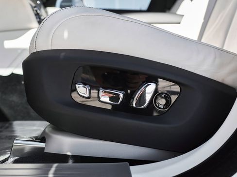 Used 2023 Rolls-Royce Ghost Base w/ Ghost Package image 40