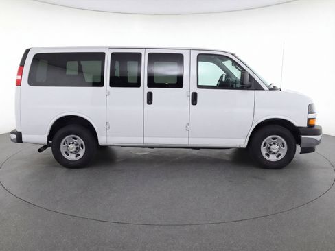 Used 2025 Chevrolet Express 3500 LT w/ LT Preferred Equipment Group image 11