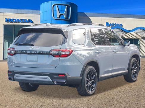 New 2025 Honda Pilot Touring image 4