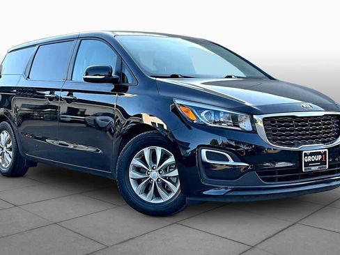 Used 2019 Kia Sedona LX FWD image 3