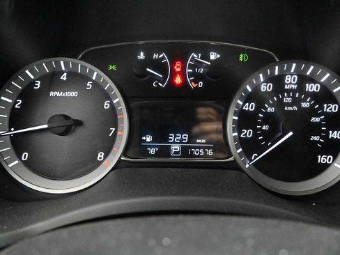 Used 2014 Nissan Sentra SR w/ SR Driver Package FWD image 10