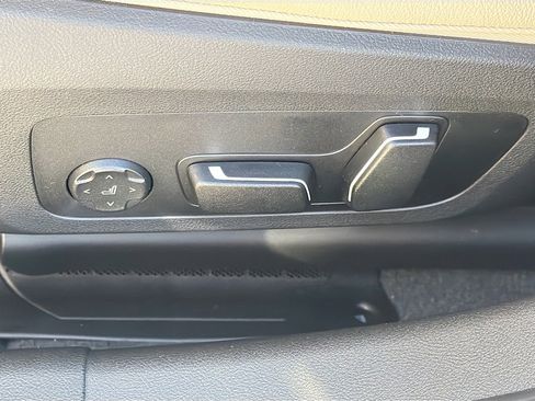 New 2026 BMW 330i Sedan w/ Premium Package image 25