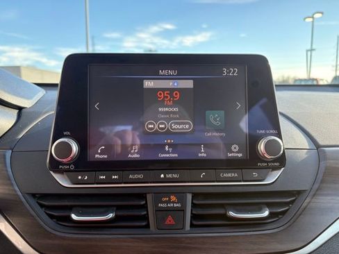 Used 2024 Nissan Altima 2.5 SV image 15