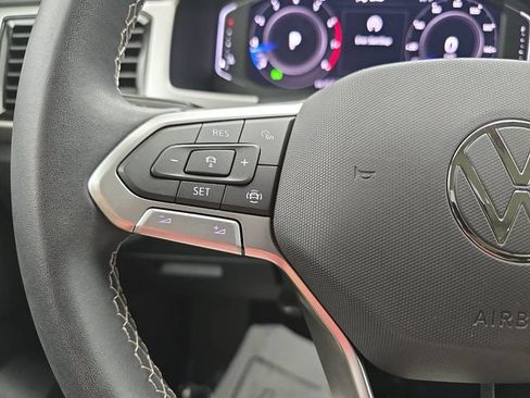 Used 2023 Volkswagen Atlas SE w/ Panoramic Sunroof Package FWD image 17