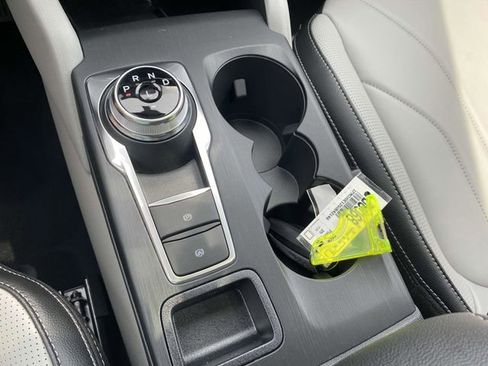 New 2025 Ford Escape SE w/ PHEV Premium Package image 16