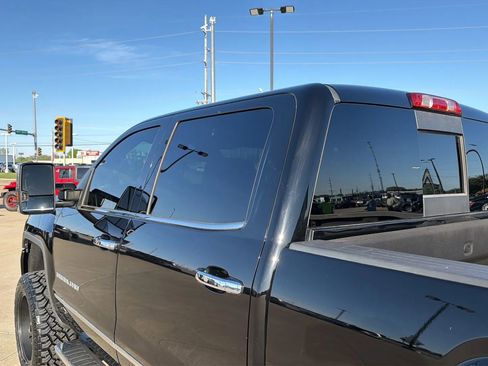 Used 2018 GMC Sierra 2500 Denali w/ Duramax Plus Package AWD/4WD image 43