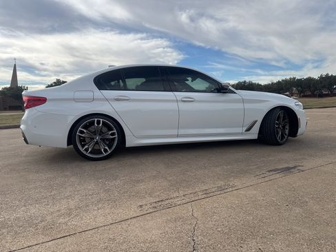 Used 2018 BMW M550i xDrive image 3