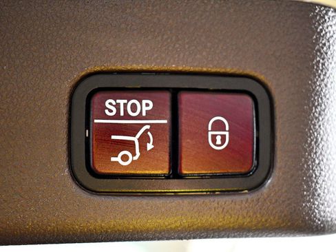 Used 2016 Mercedes-Benz GLE 300d 4MATIC image 48