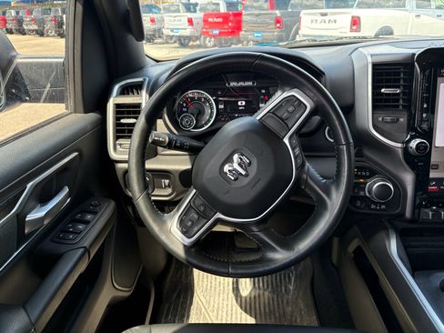 Used 2022 RAM 1500 Big Horn AWD/4WD image 18