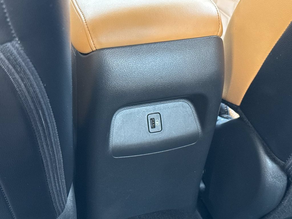 Used 2025 Nissan Sentra SV w/ SV Premium Package FWD image 13
