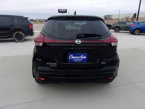 Used 2021 Nissan Kicks SV image 4