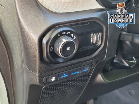 Used 2024 Jeep Wrangler Unlimited w/ Convenience Group AWD/4WD image 17