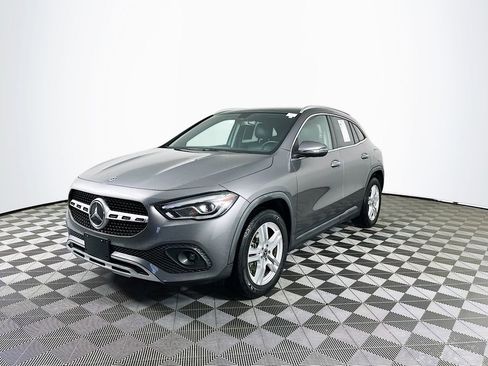 Used 2021 Mercedes-Benz GLA 250 4MATIC w/ Premium Package image 4
