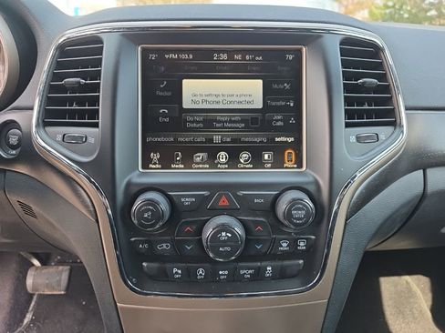 Used 2017 Jeep Grand Cherokee Laredo w/ Quick Order Package 23E AWD/4WD image 16