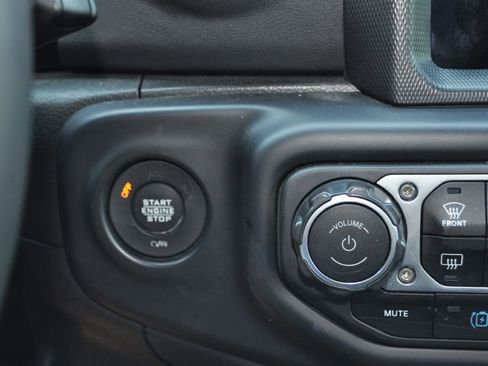 Used 2023 Jeep Wrangler Unlimited Sahara w/ Cold Weather Group AWD/4WD image 11